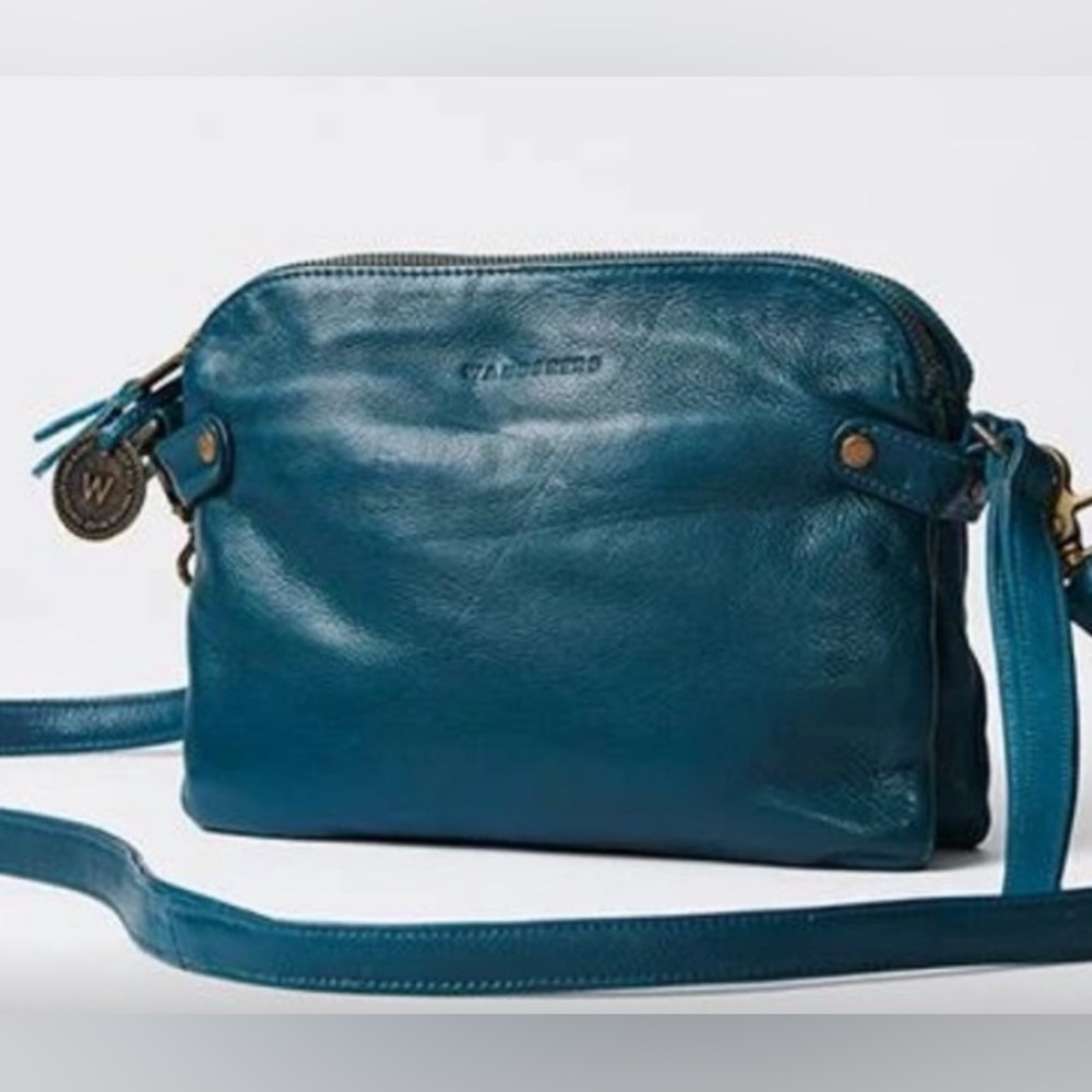 Wanderers Travel Co "The
Venetian Passport" 
Size: H 19cm x W 25cm x D 5cm